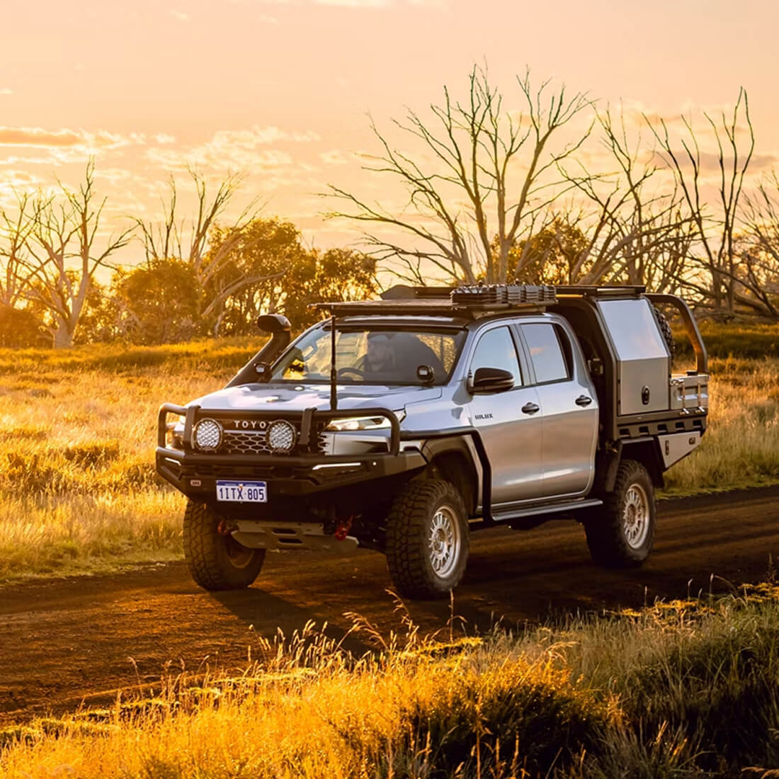 ARBToyotaHilux0326_SeriousOffRoader_0694-Edit_Square-1100