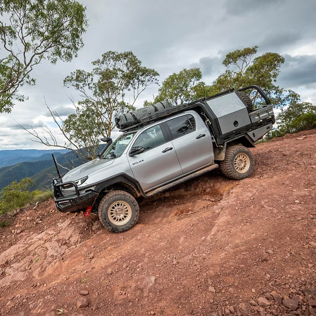 ARBToyotaHilux0326_SeriousOffRoader_0914-Edit_Square-1100